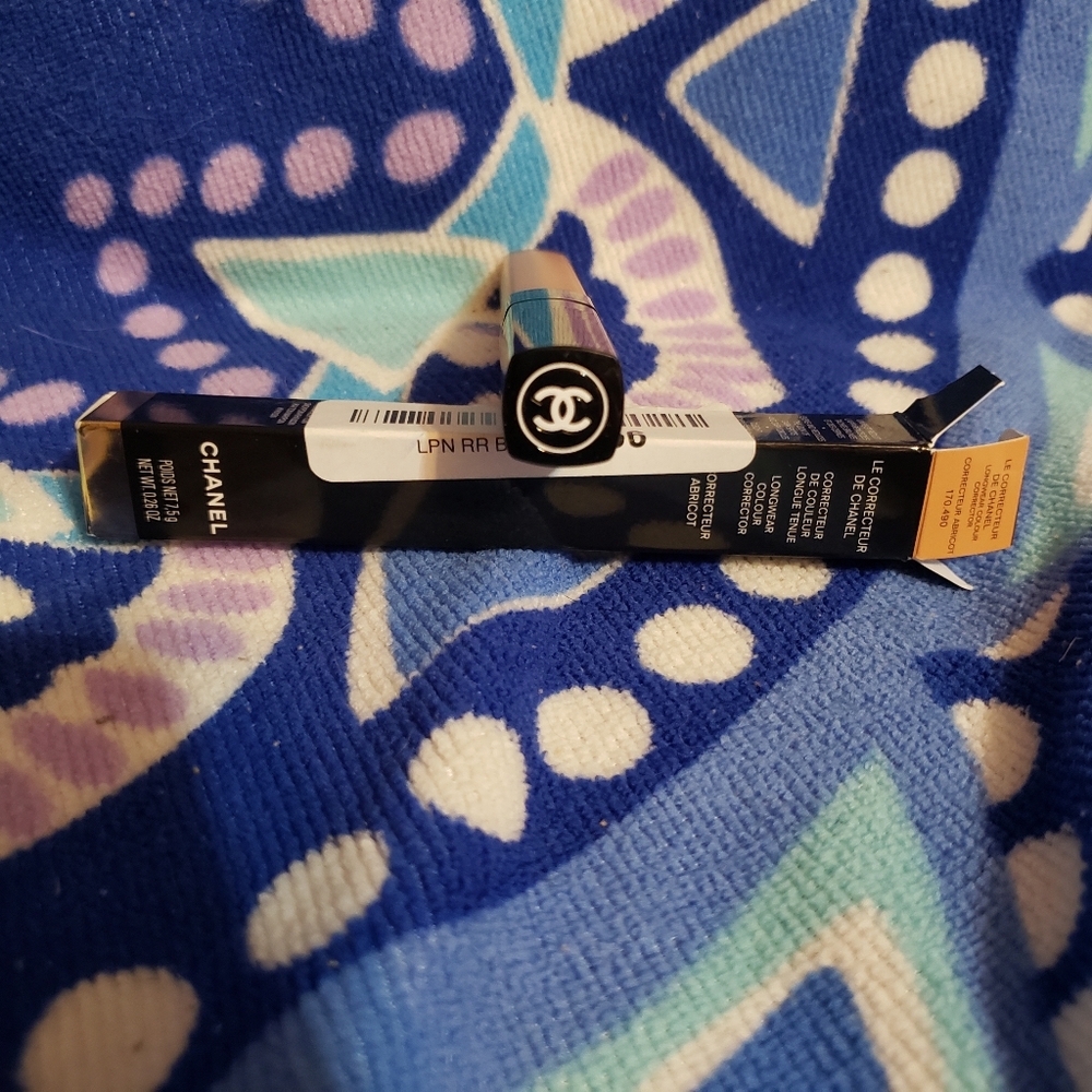 COPY - Chanel LE Corrector Apricot color corrector